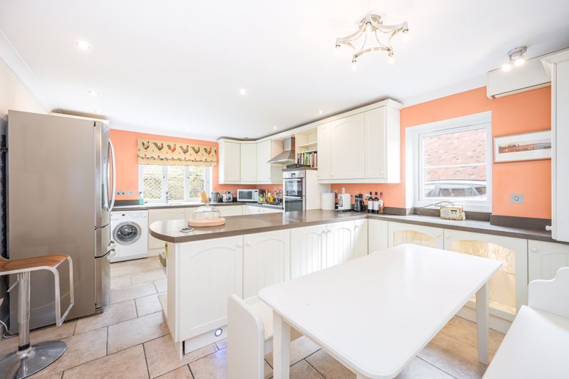 Kitchen- click for photo gallery